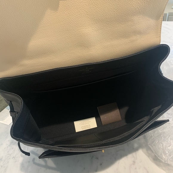 Louis Vuitton Lock Me Handbag - Picture 3 of 6